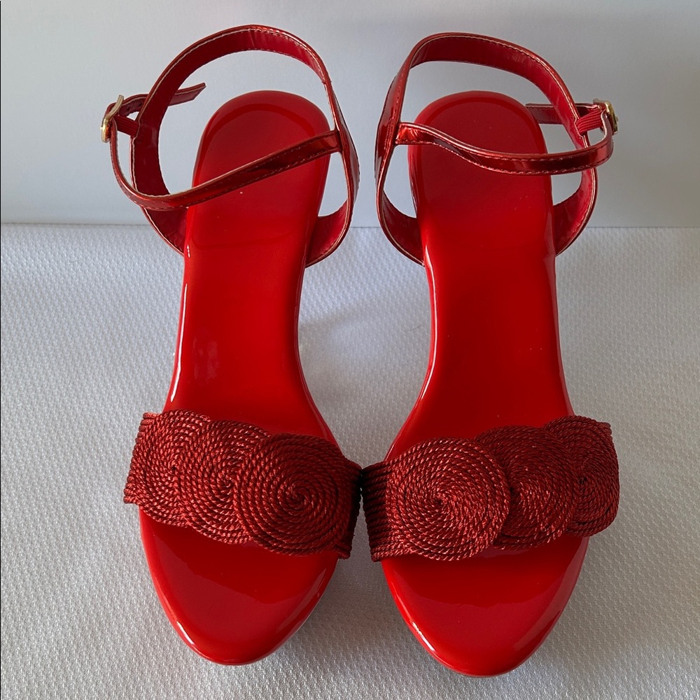 Lucite Red Women's Size 7.5 Strap Size Buckle Roses in Clear Heels Sandals Shoes - Picture 2 of 10